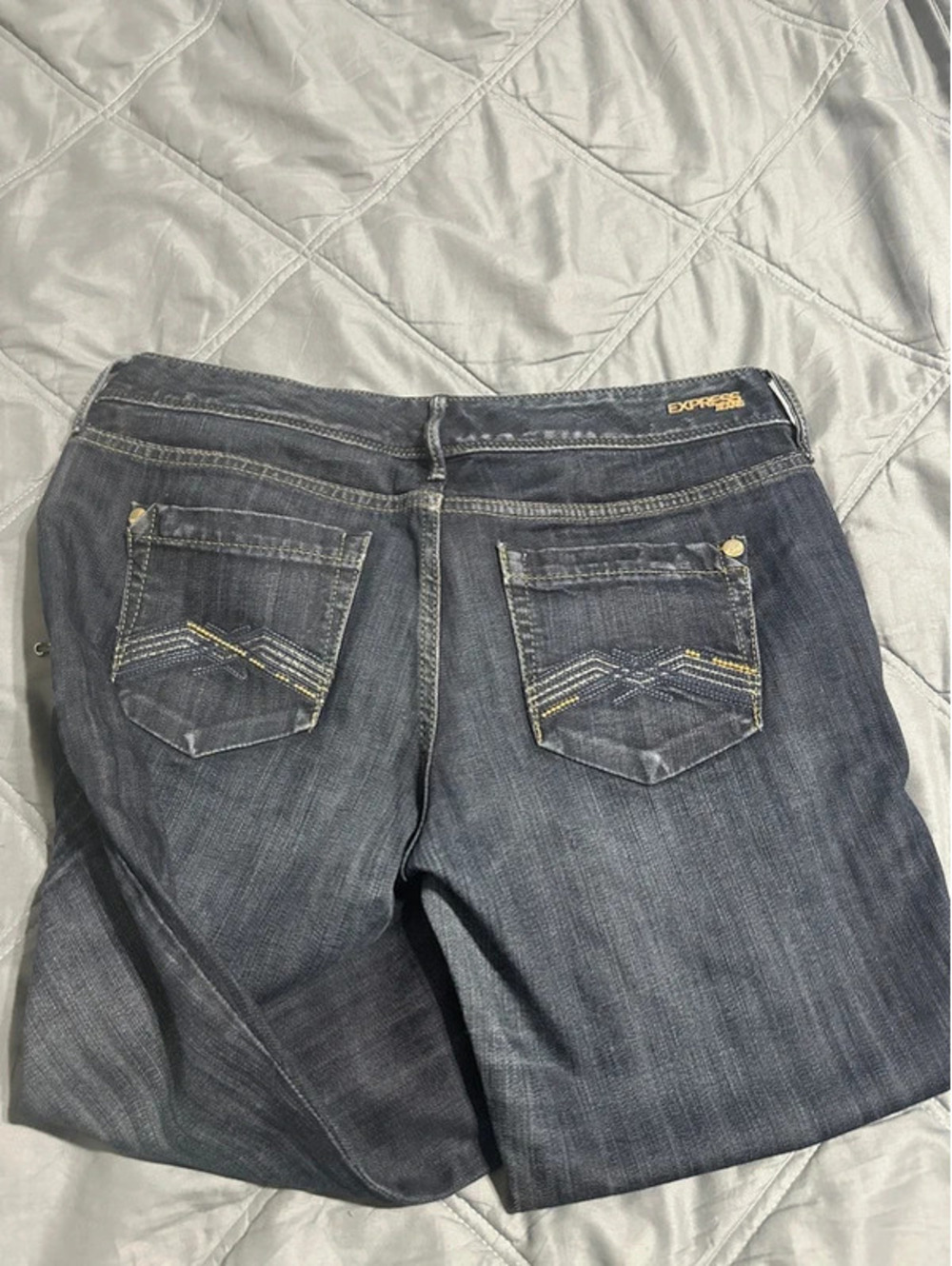 Express Jeans - Picture 3 of 9